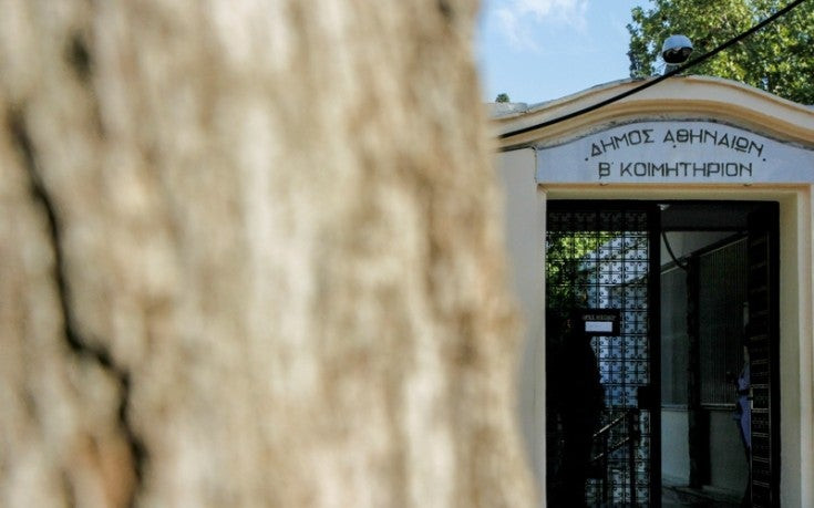 Ψάχνουν να βρουν ποιος δολοφόνησε την εφοριακό στο νεκροταφείο- Πού στρέφονται οι έρευνες – Θρήνος στην κηδεία της